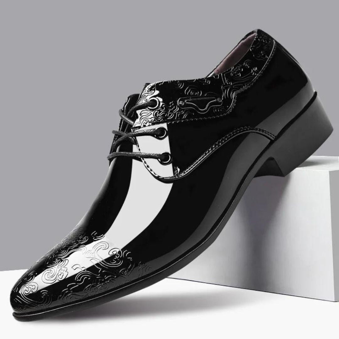 Sapato de Couro Bordado Alterrnative™