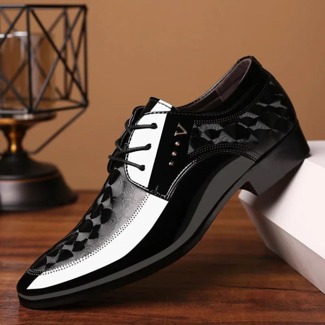 Sapato de Couro Bordado Alterrnative™
