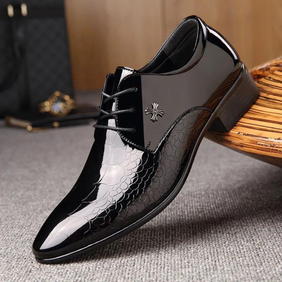 Sapato de Couro Bordado Alterrnative™