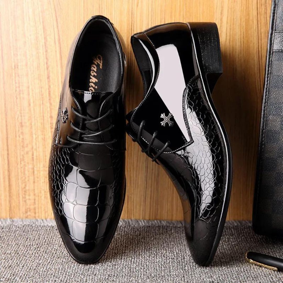 Sapato de Couro Bordado Alterrnative™