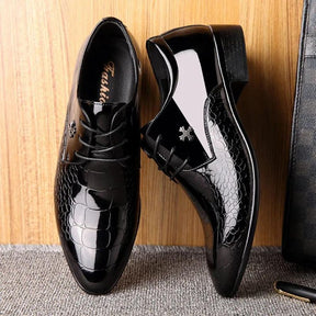 Sapato de Couro Bordado Alterrnative™