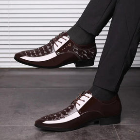 Sapato de Couro Bordado Alterrnative™